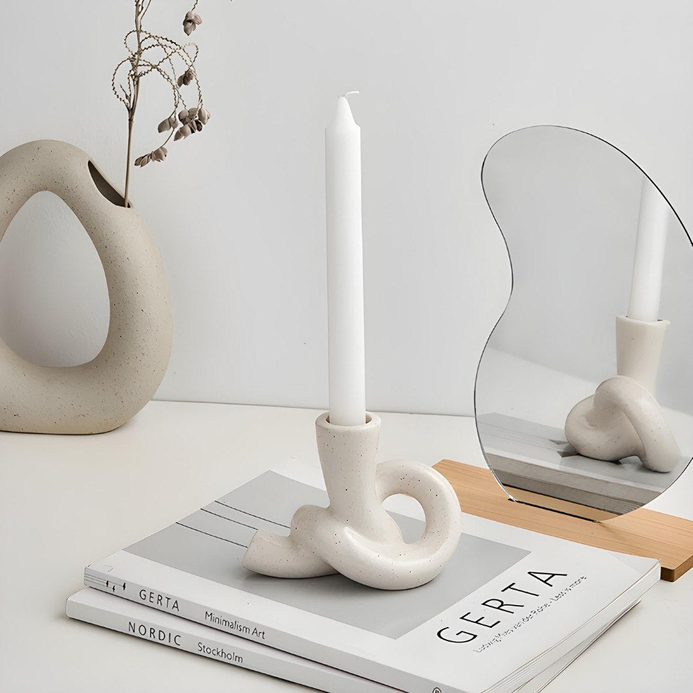 Ceramiczny Świecznik Dekoracyjny | Skręcony Węzeł | Plamkowana Łamana Biel