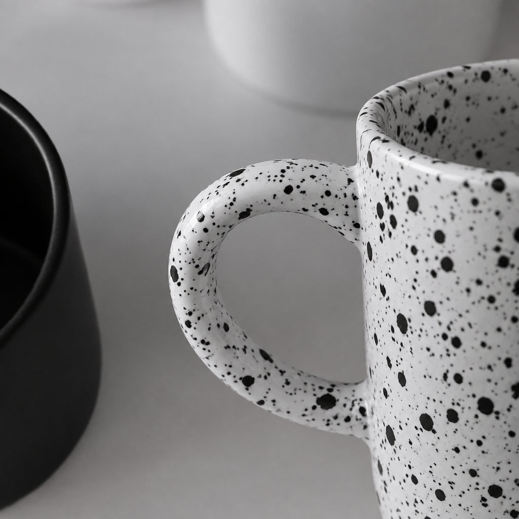 Kubek Ceramiczny 320 ml - Duży Uchwyt i Trzy Warianty Wykończenia