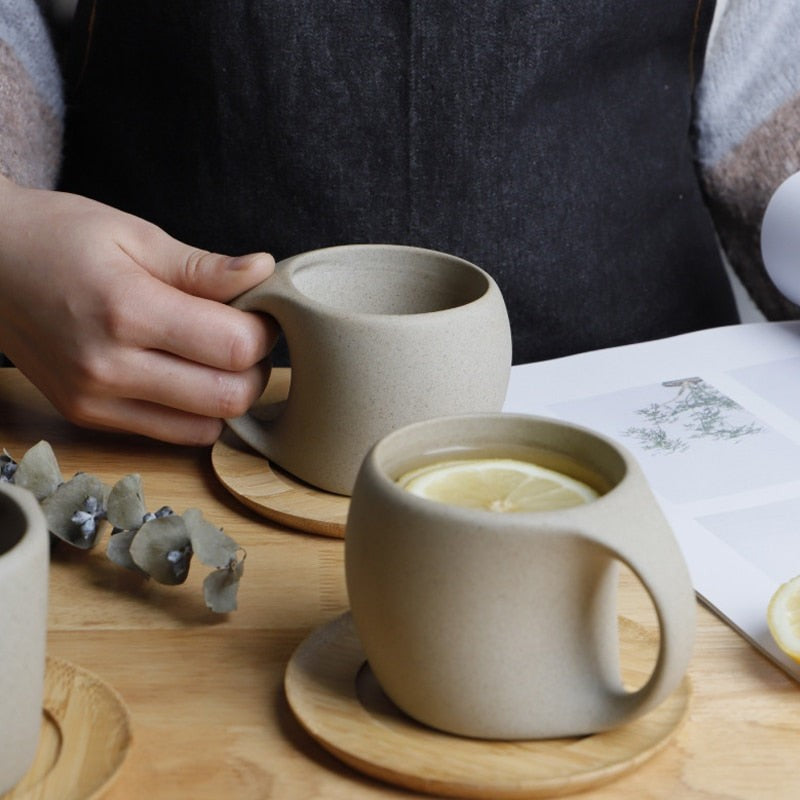 Kubek Ceramiczny z Drewnianą Podkładką - Zestaw do Kawy i Herbaty