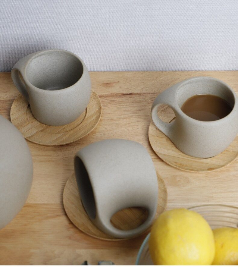 Kubek Ceramiczny z Drewnianą Podkładką - Zestaw do Kawy i Herbaty