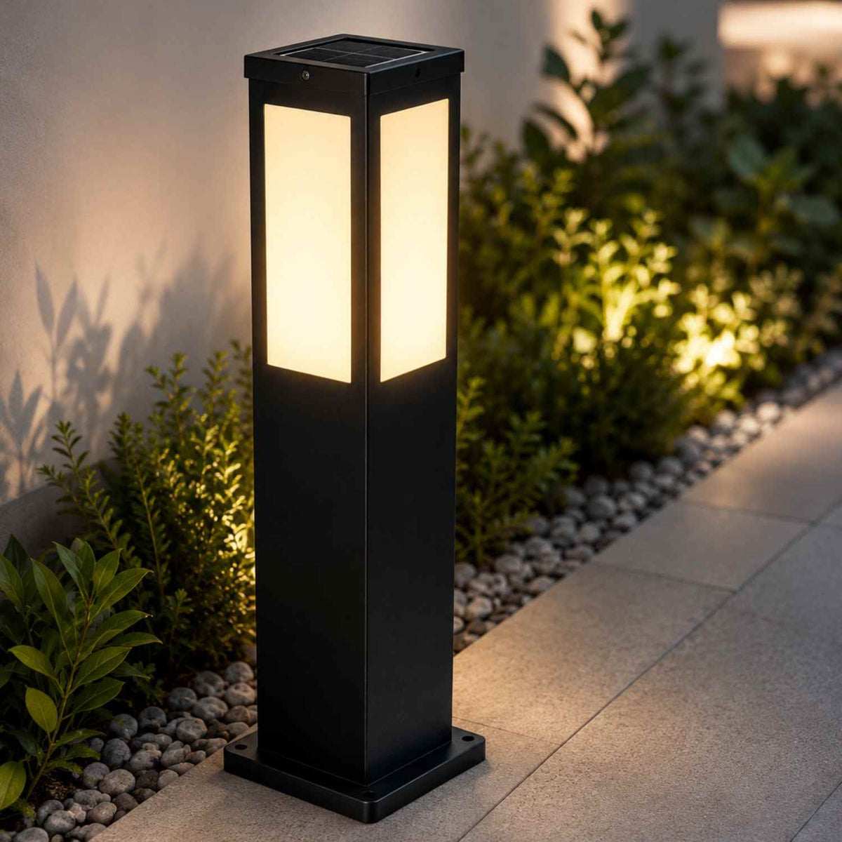 Lampka Ogrodowa LED Solarna - Oświetlenie Zewnętrzne z Akumulatorem