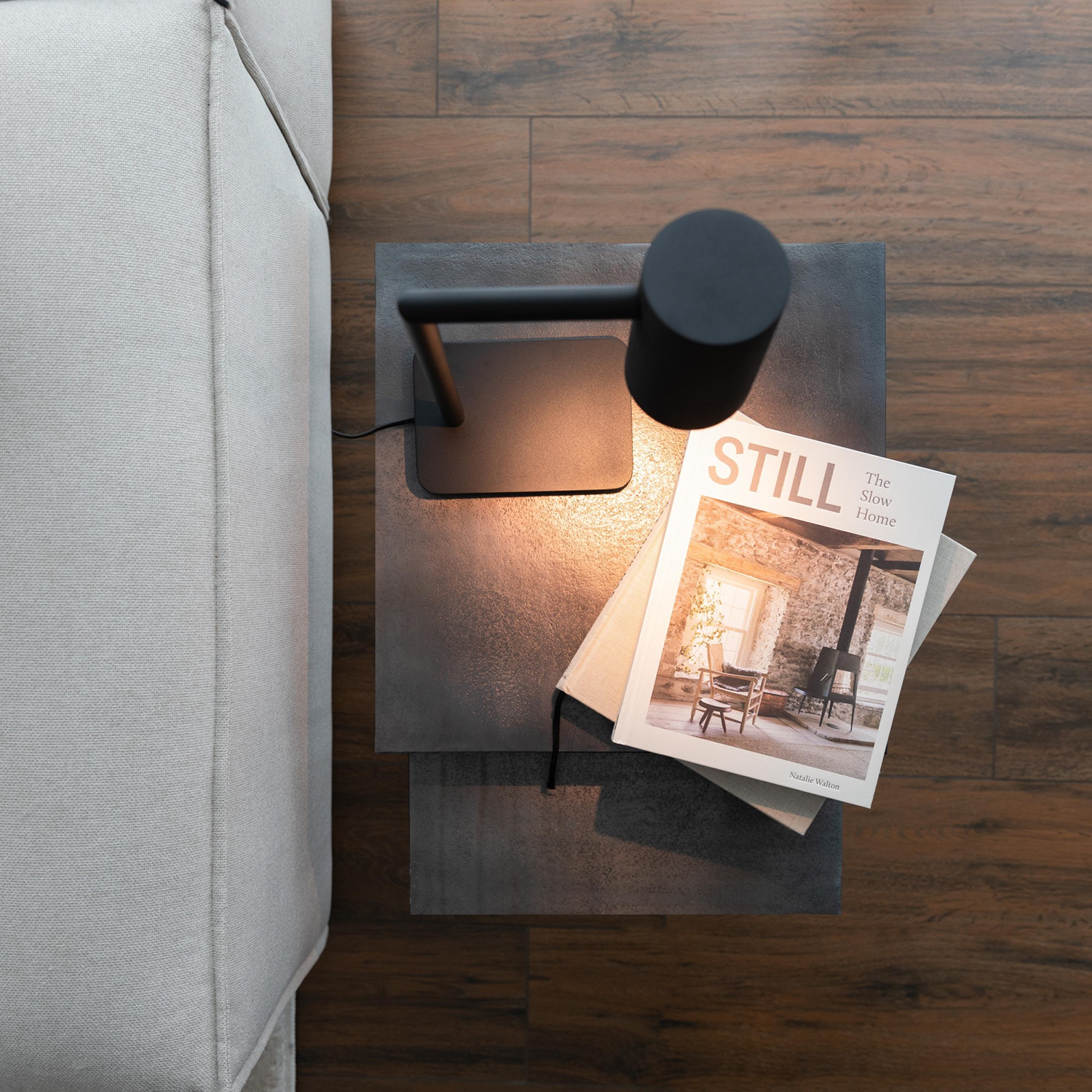 Lampa Stołowa Bisho – Metalowa Lampa Stołowa Czarno-Złota Z Gwintem GU10